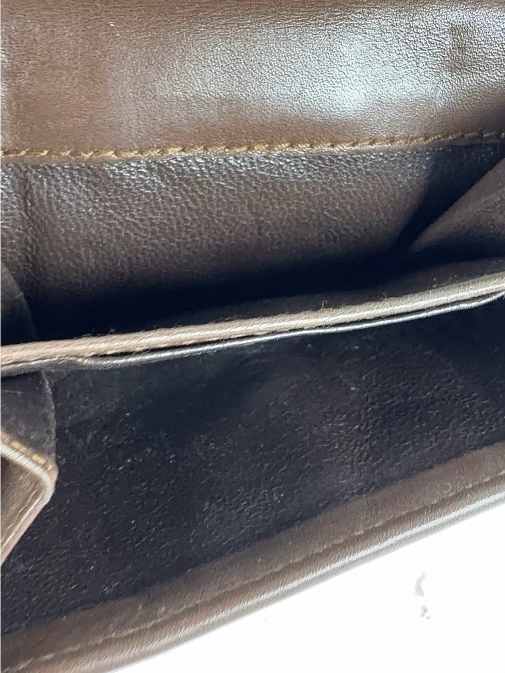 Gucci Brown and Tan Signature Canvas Bifold Wallet - Picture 4 of 9